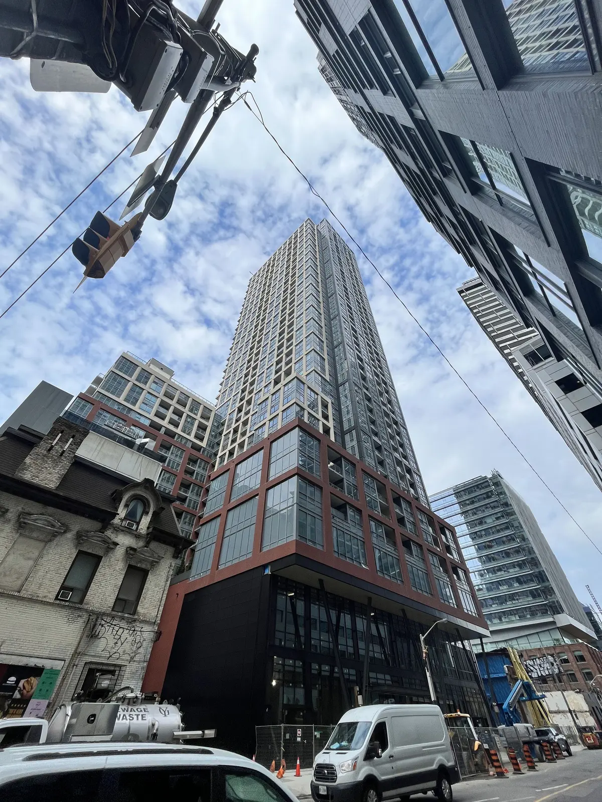 108 Peter ST #906, Toronto C01, ON M5V 0W2