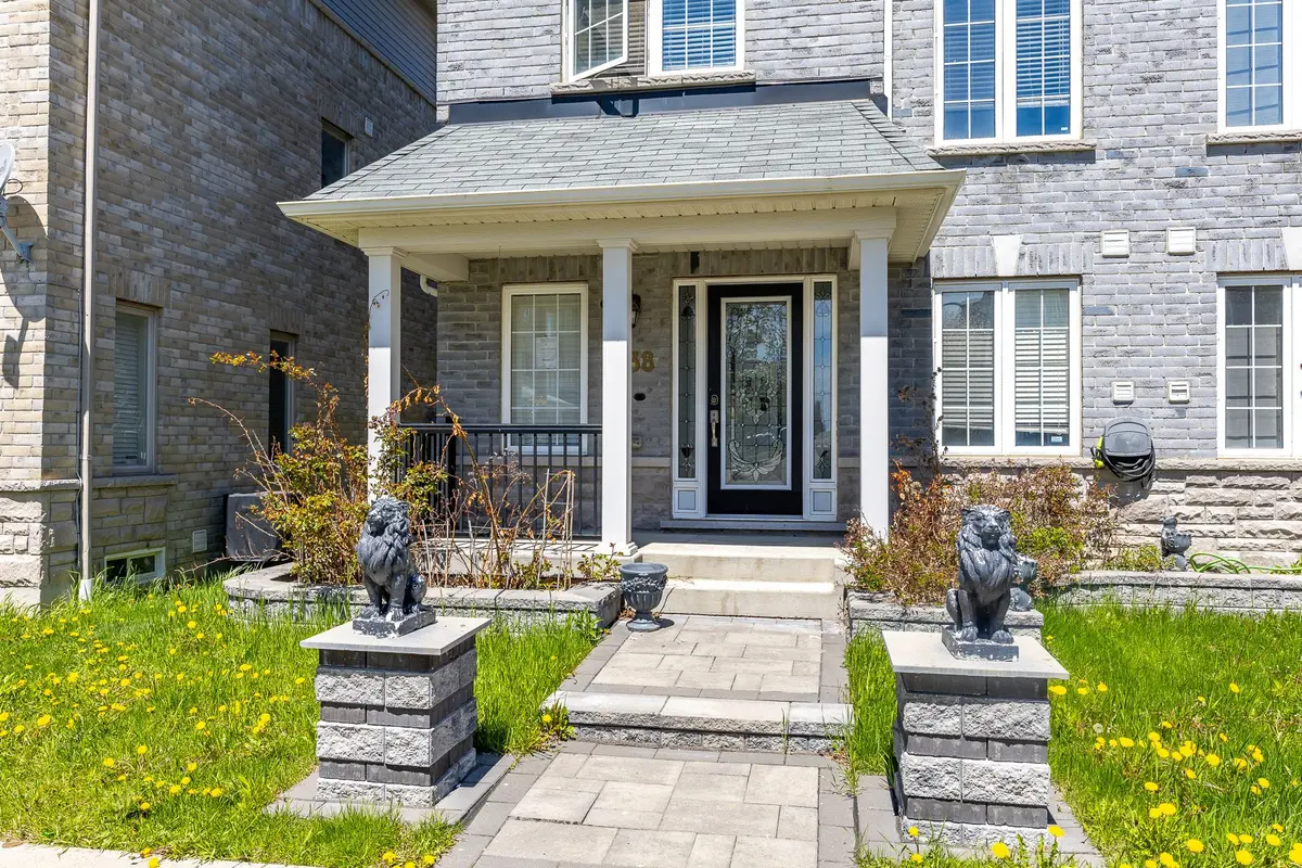 138 Barnham ST, Ajax, ON L1Z 0K7