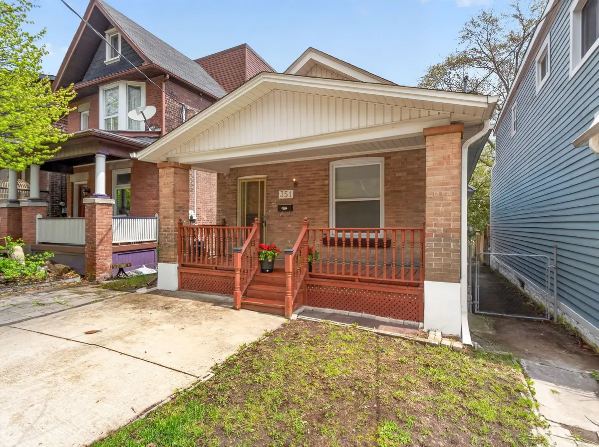 351 Woodfield RD, Toronto E01, ON M4L 2W9
