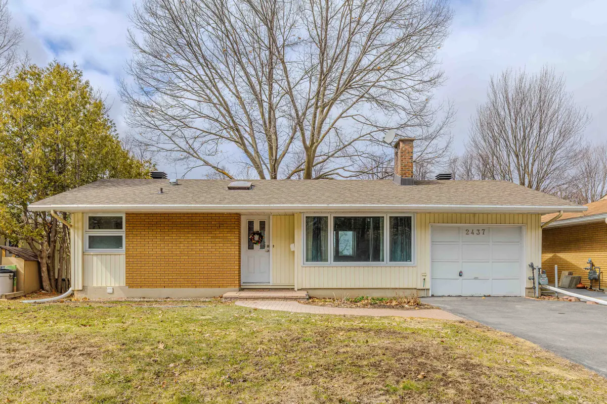 2437 Baseline RD, Parkway Park - Queensway Terrace S And Area, ON K2C 0E3