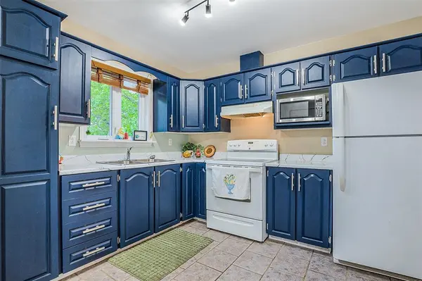 16 Grandy Crescent, Mount Pearl, NL A1N 4XW