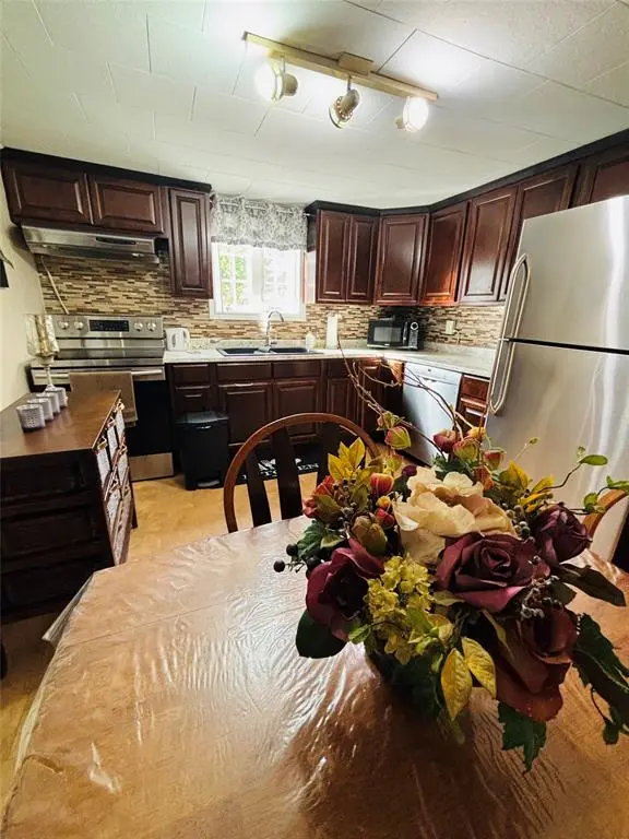 16 Country Road, Bay Roberts, NL A0A1G0