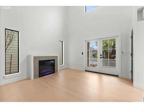 7888 SE 70th AVE, Portland, OR 97206