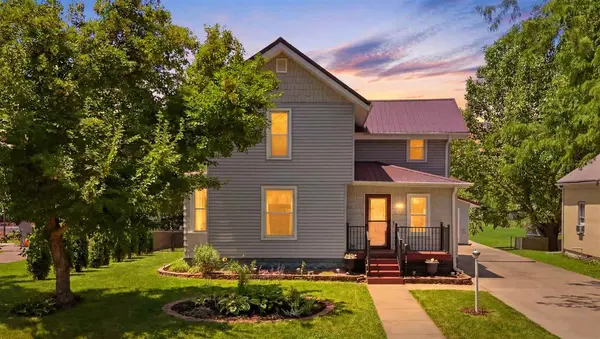 525 S Marion Ave, Washington, IA 52353-1426