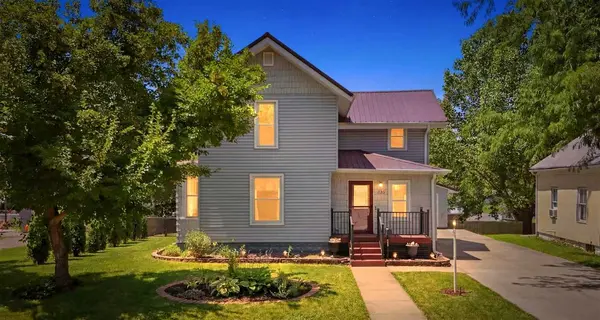 525 S Marion Ave, Washington, IA 52353-1426