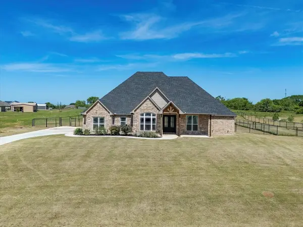 105 Carls Court, Boyd, TX 76023