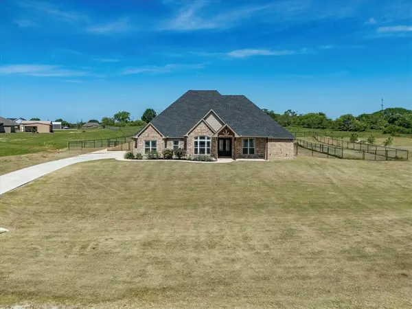 105 Carls Court, Boyd, TX 76023