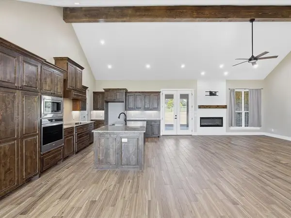 105 Carls Court, Boyd, TX 76023