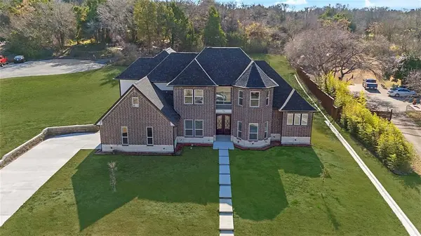 702 Linkcrest Drive, Duncanville, TX 75137