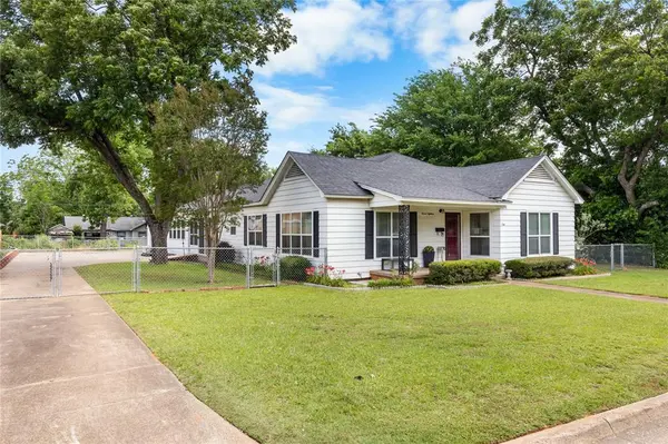 718 Howard Street, Jacksonville, TX 75766