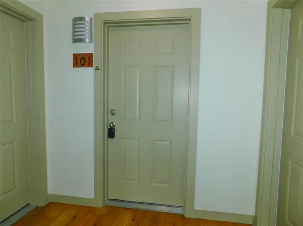 1512 N Elm Street #101, Denton, TX 76201