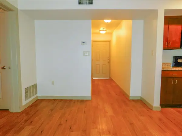 1512 N Elm Street #101, Denton, TX 76201