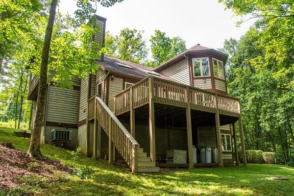 10880 Peach Ridge Rd, Athens, OH 45701