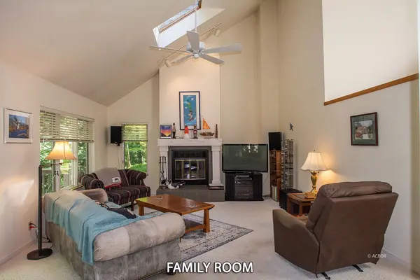 10880 Peach Ridge Rd, Athens, OH 45701