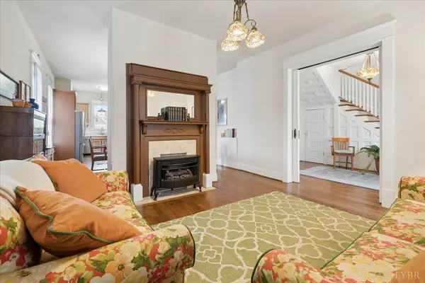 435 SW Elm Ave, Roanoke, VA 24016