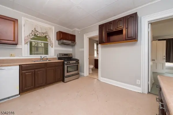122 Milligan Pl, South Orange Village Twp., NJ 07079