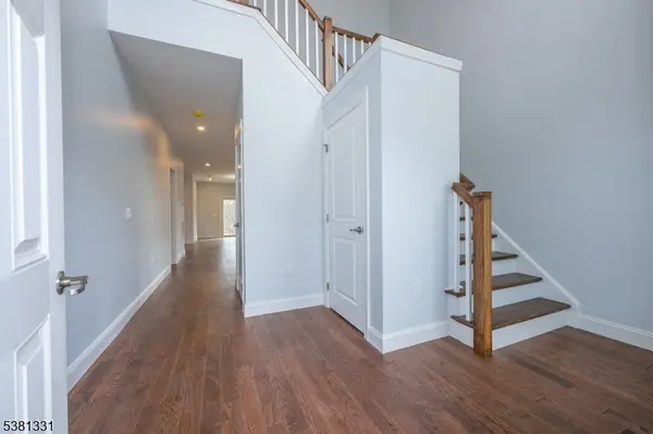 10 Greenhut Ave, Randolph Twp., NJ 07869