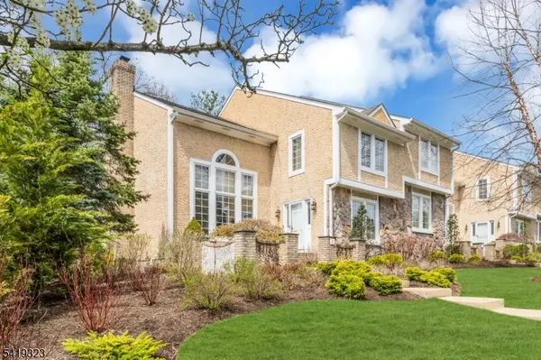 1 Rolling Hill Ct, Madison Boro, NJ 07940