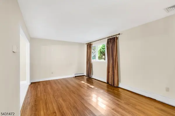 110 Bell Ave, Hopatcong Boro, NJ 07843