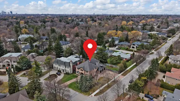 20 Blaine DR, Toronto C13, ON M3B 2G4