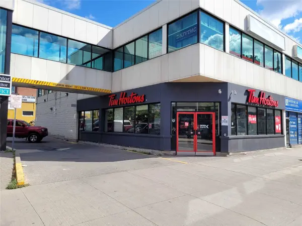 550 St. Clair AVE W #204, Toronto C03, ON M6C 1A5