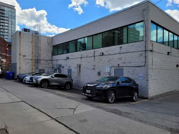 550 St. Clair AVE W #206, Toronto C03, ON M6C 1A5