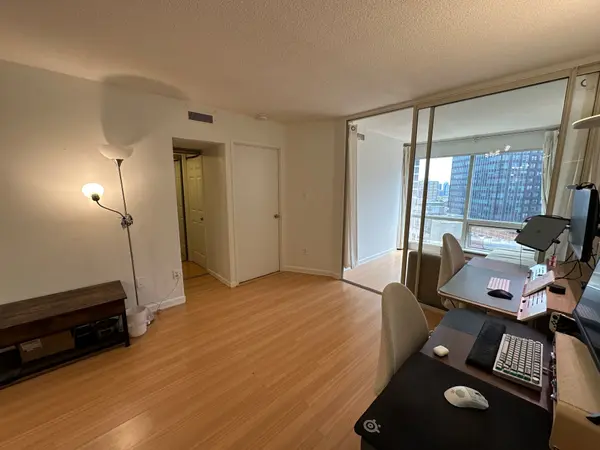 1001 Bay ST #2106, Toronto C01, ON M5S 3A6
