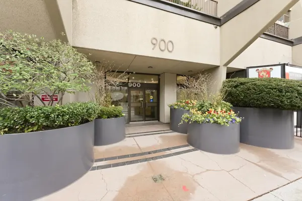 900 Yonge ST #902, Toronto C02, ON M4W 3P5