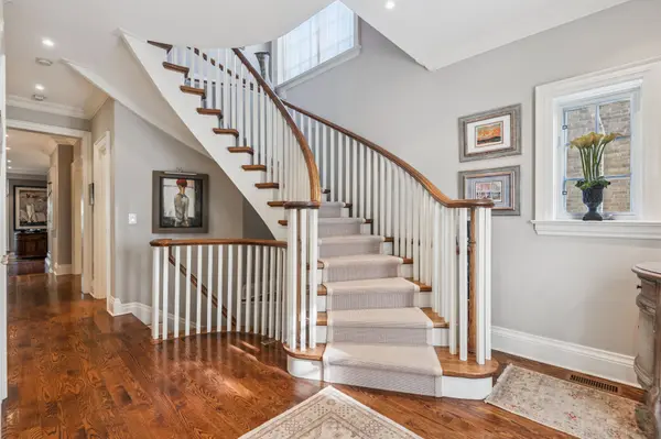 45 Lascelles BLVD, Toronto C03, ON M5P 2C9