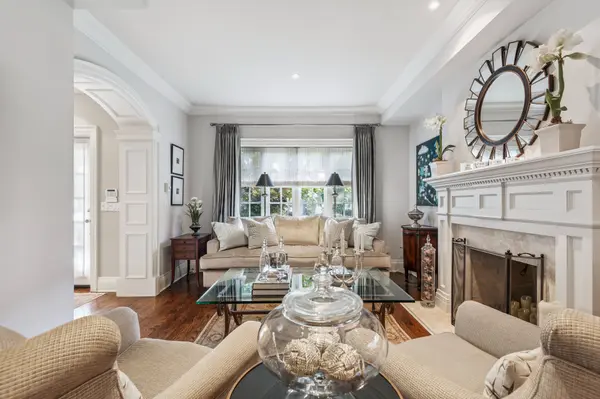 45 Lascelles BLVD, Toronto C03, ON M5P 2C9