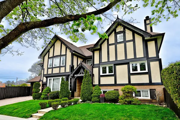 39 Prattley DR, Toronto C15, ON M2J 2K1