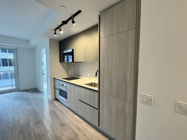108 Peter ST #906, Toronto C01, ON M5V 0W2
