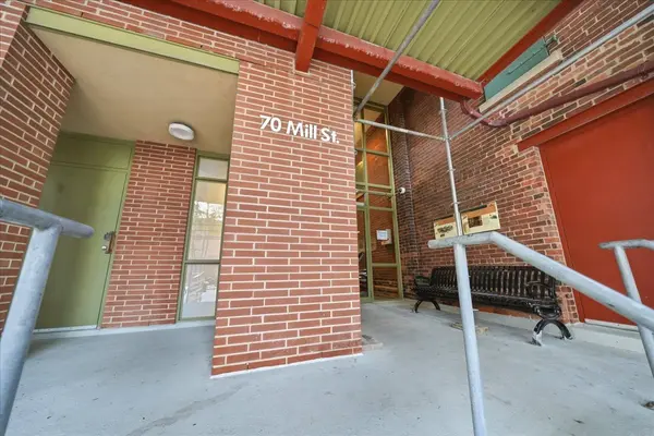70 Mill ST #302, Toronto C08, ON M5A 4R1