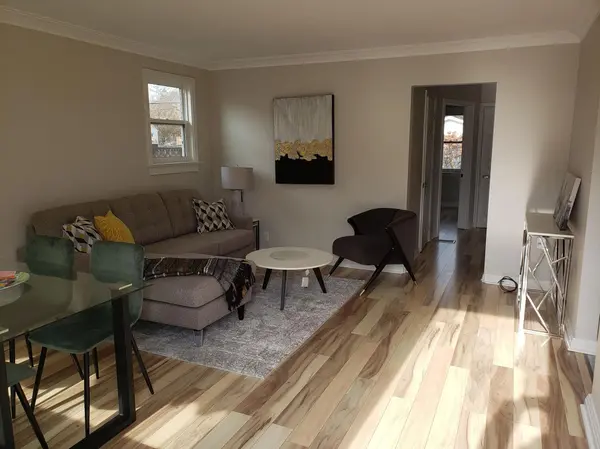 40 Byng AVE #Upper, Oshawa, ON L1G 3N1