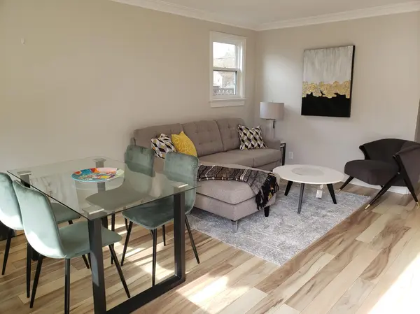 40 Byng AVE #Upper, Oshawa, ON L1G 3N1