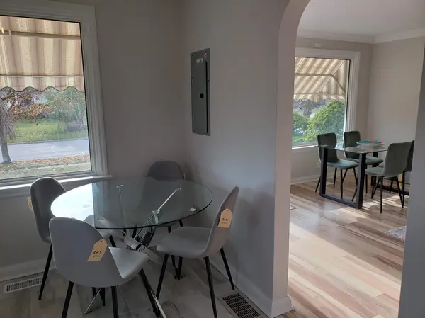 40 Byng AVE #Upper, Oshawa, ON L1G 3N1