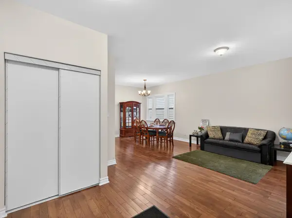 351 Woodfield RD, Toronto E01, ON M4L 2W9