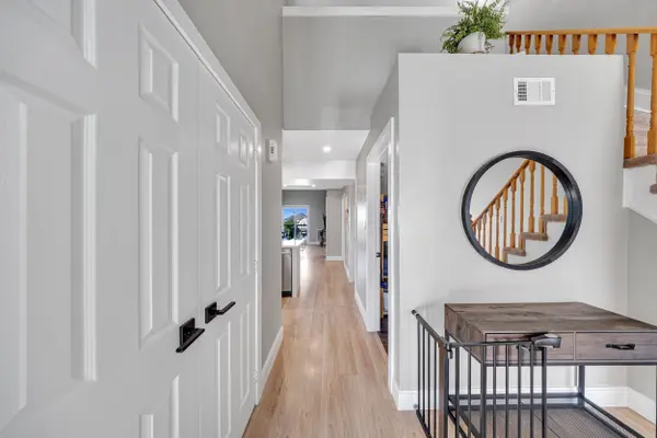 106 Petra WAY #3, Whitby, ON L1R 0A2