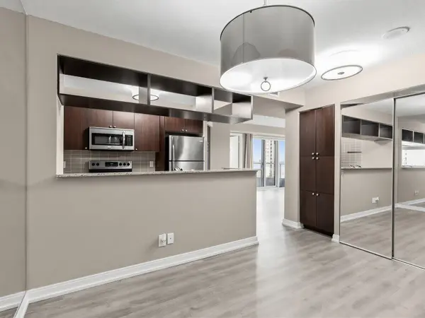 151 Village Green SQ #607, Toronto E07, ON M1S 0K5
