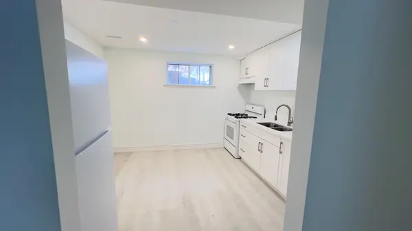 131 Southview DR #Basement, Vaughan, ON L4K 2K9