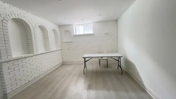131 Southview DR #Basement, Vaughan, ON L4K 2K9