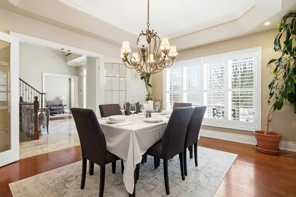 2 Treeview AVE, Whitchurch-stouffville, ON L4A 1R1