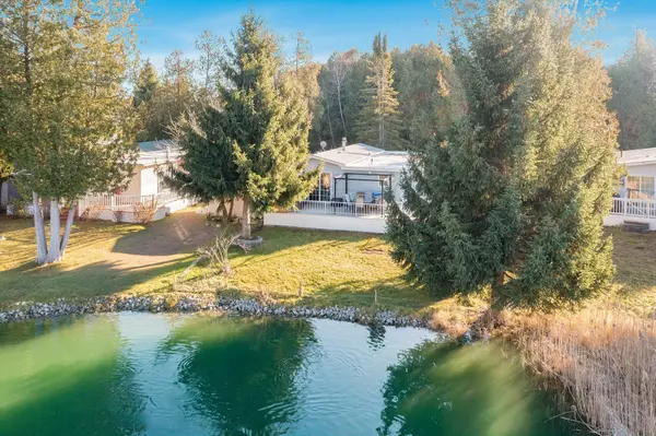 3 St James PL, Wasaga Beach, ON L9Z 3A8