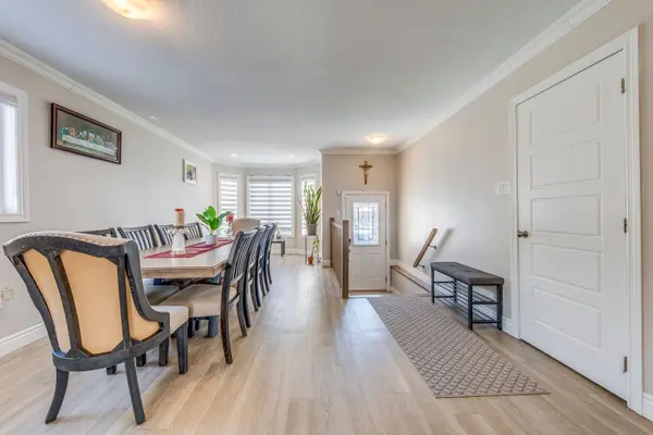 30 BRIGHTON RD, Barrie, ON L4M 6S4