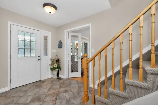 27 Rosewood AVE, Springwater, ON L0L 1X0