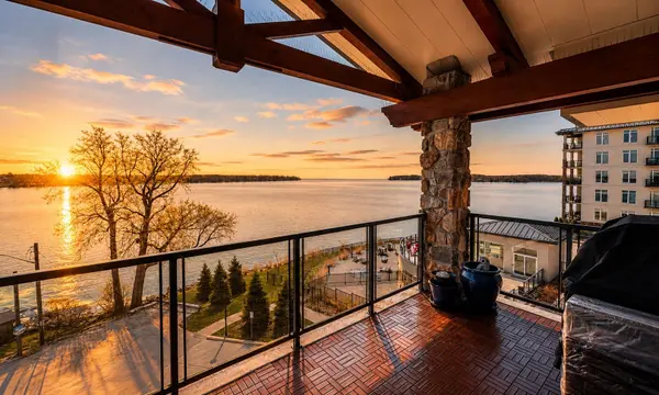 80 Orchard Point RD #402, Orillia, ON L3V 1C6