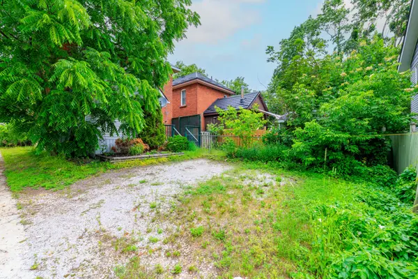 249 Harvey ST, Orillia, ON L3V 3M5