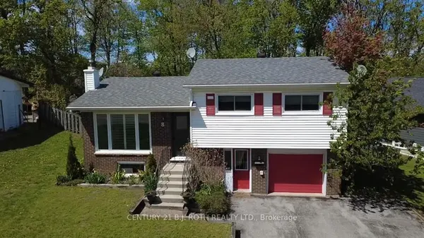 8 Sandra DR, Orillia, ON L3V 3G7