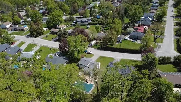 8 Sandra DR, Orillia, ON L3V 3G7