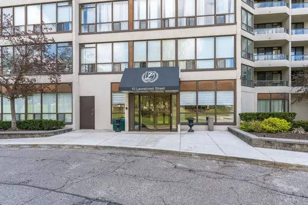 10 Laurelcrest ST #104, Brampton, ON L6S 5Y3